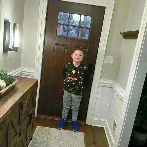 100 Days of school shirt. Size 10/12 Item # 1H - Picture 6 of 7